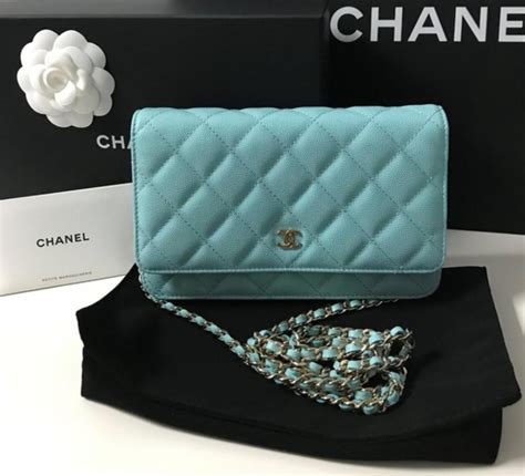 Chanel 19 Cruise Collection Tiffany Blue 